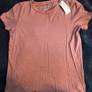 American Eagle size small pink tee shirt
